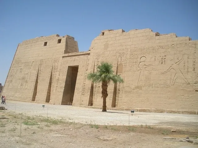  Tempio di Medinet Habu