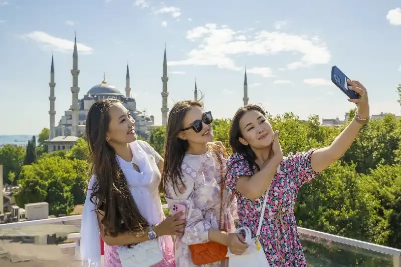 una gruppo di turista a turchia , citta della turchia 