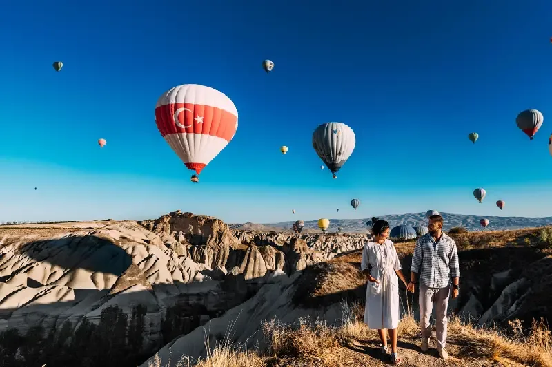 una coppia a cappadocia , cose da fare in cappadocia