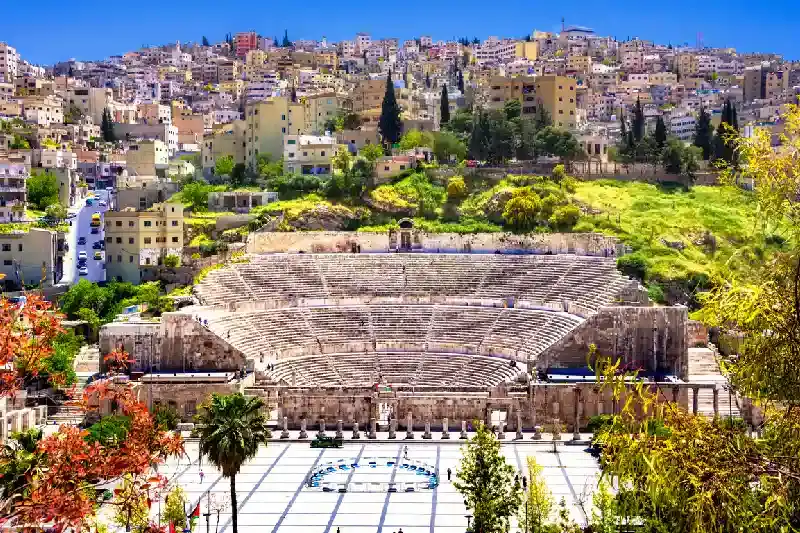 una foto panoramica del teatro romano amman, teatro romano di amman