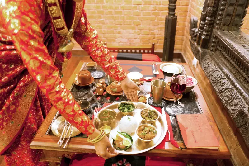 un ristorante indiano , quanto costa un viaggio in india