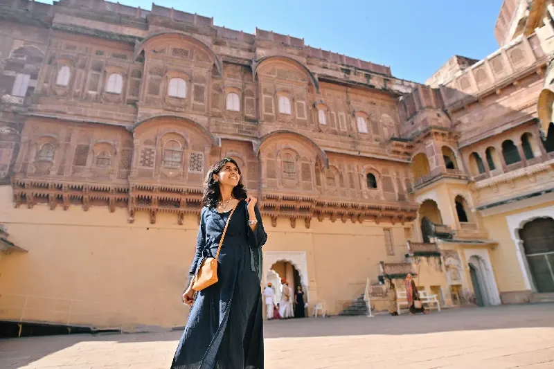 una turista in india , quanto costa un viaggio in india