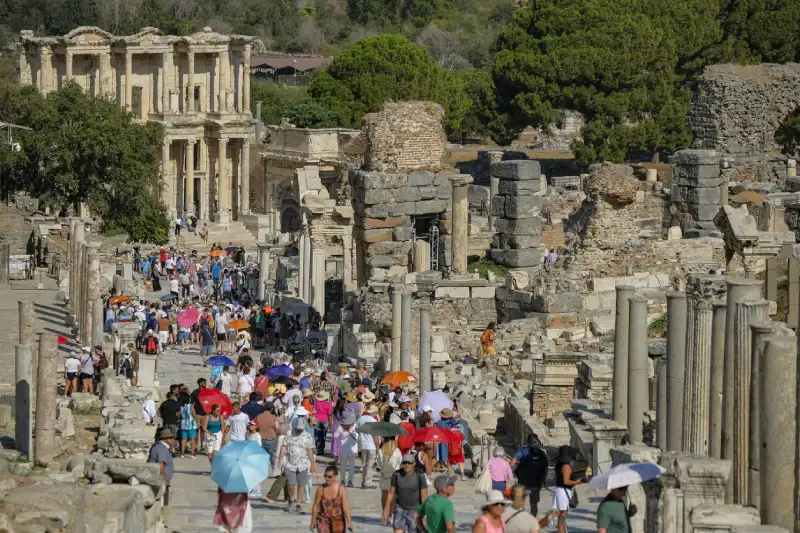 Biblioteca di Celsius nelle rovine dell'antica città di Efeso a Selçuk, Efeso