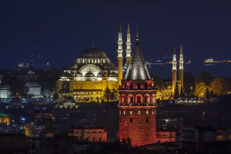 Torre di Galata e Moschea di Solimano di notte, Bursa istanbul