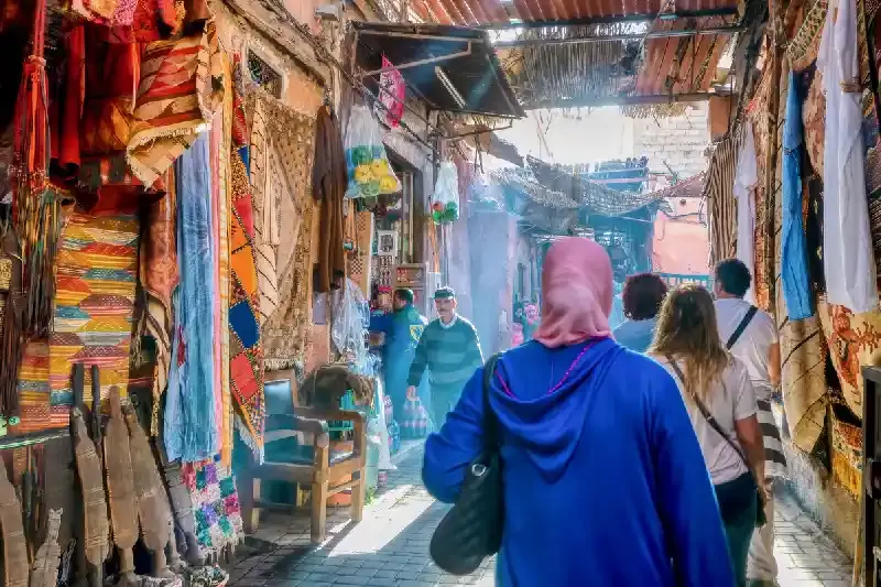 una mattina presto nel colorato mercato della medina di Marrakech, Posti da visitare Marrakech