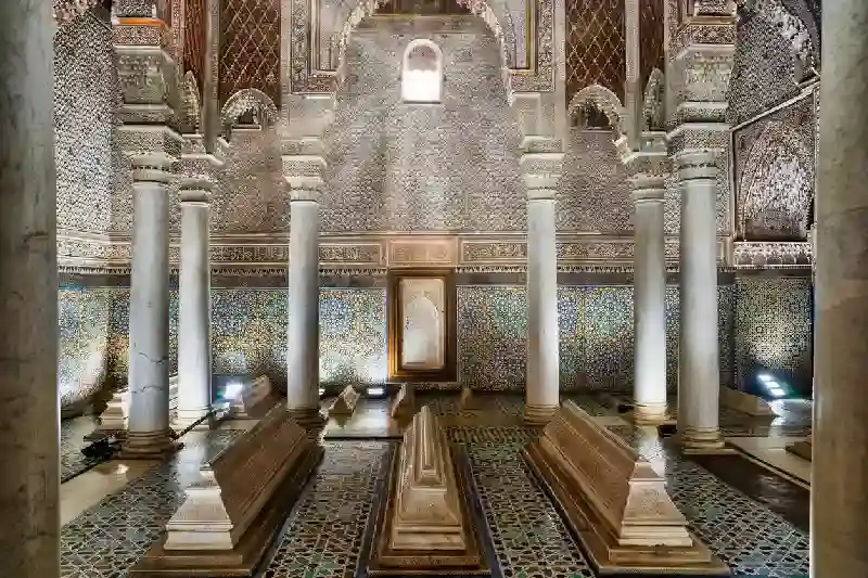 Squisito dettaglio di piastrelle nel mausoleo marocchino, fez marocco cosa vedere
