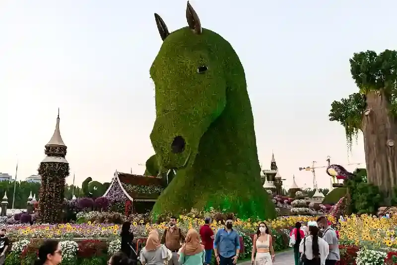 Giardino dei miracoli di Dubai in una giornata di sole, giardino dei miracoli dubai