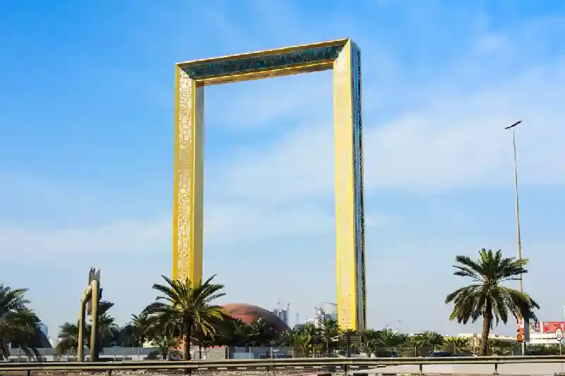 Edificio Dubai Frame contro il cielo blu, Dubai Frame