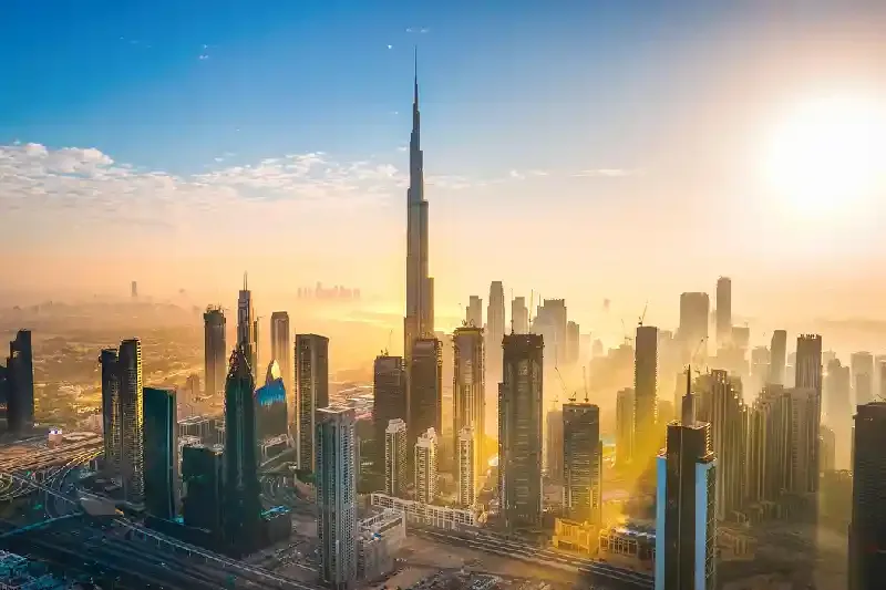 Skyline aereo del centro di Dubai pieno di moderni grattacieli, attività a dubai