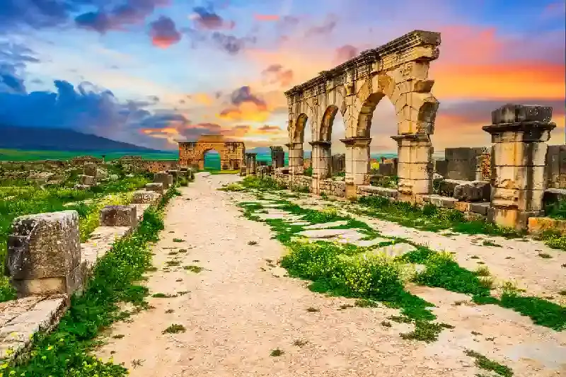 Vecchia strada che conduce all'Arco di Caracalla, volubilis cosa vedere