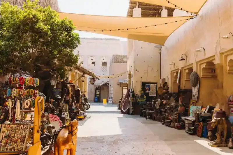 Mercato tradizionale nel distretto storico della città vecchia di Dubai, Bastakiya Dubai