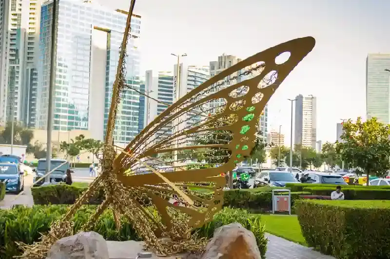 Edifici moderni, giardino delle farfalle dubai