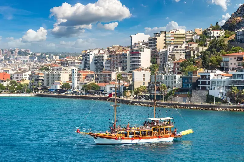 il mare a kusadasi , kusadasi turchia