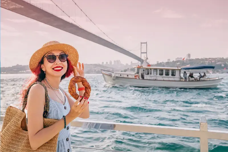una turista sul bosfoto , Turchia in estate
