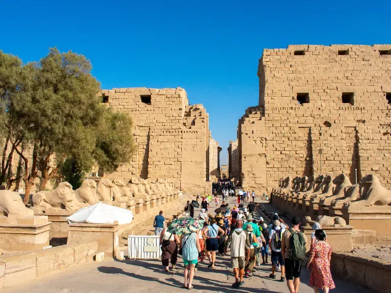 Ingresso all'attrazione più importante, il tempio di Karnak, immortalato con uno dei tour a Luxor di Viaggiare nel Mondo