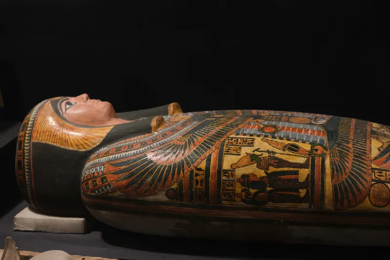 Sarcófago de momia del antiguo Egipto en el Museo de Luxor