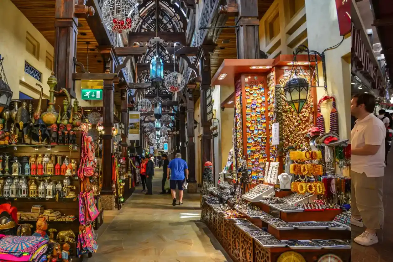 souk di dubai , souvenir di Dubai