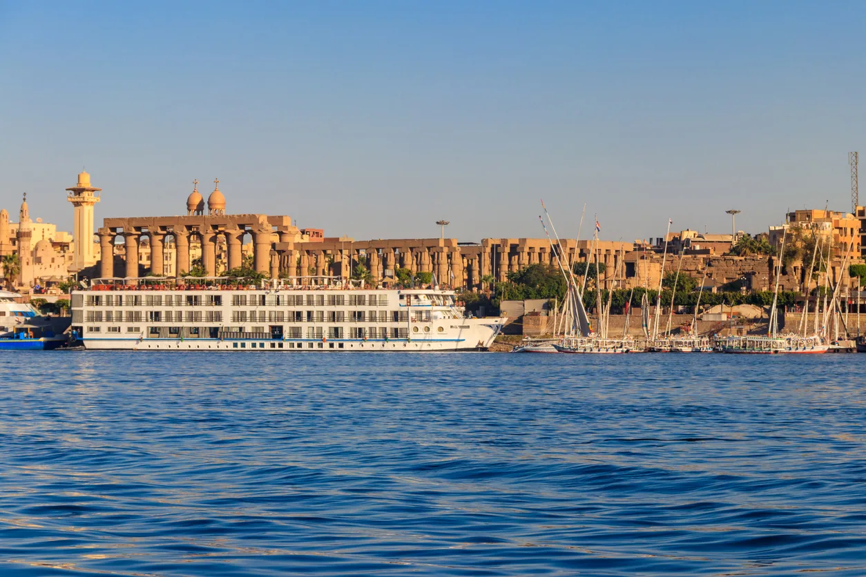 Crucero por el Nilo en un crucero fluvial, Egipto 1