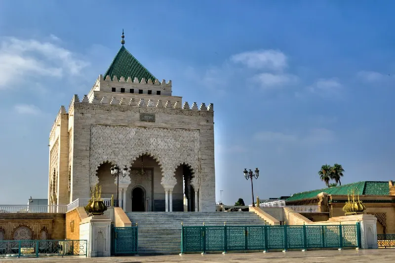 Piazza Mohamed V a Casablanca: Il Cuore della Città Bianca