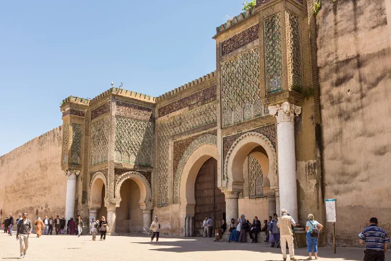 Bab Mansour: La Porta più Maestosa del Marocco che Ti Lascerà Senza Fiato
