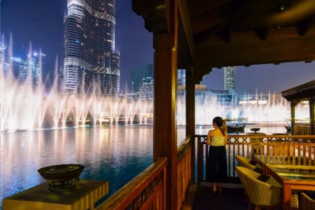 Ristorante di lusso Dubai Thiptara con vista sulle fontane