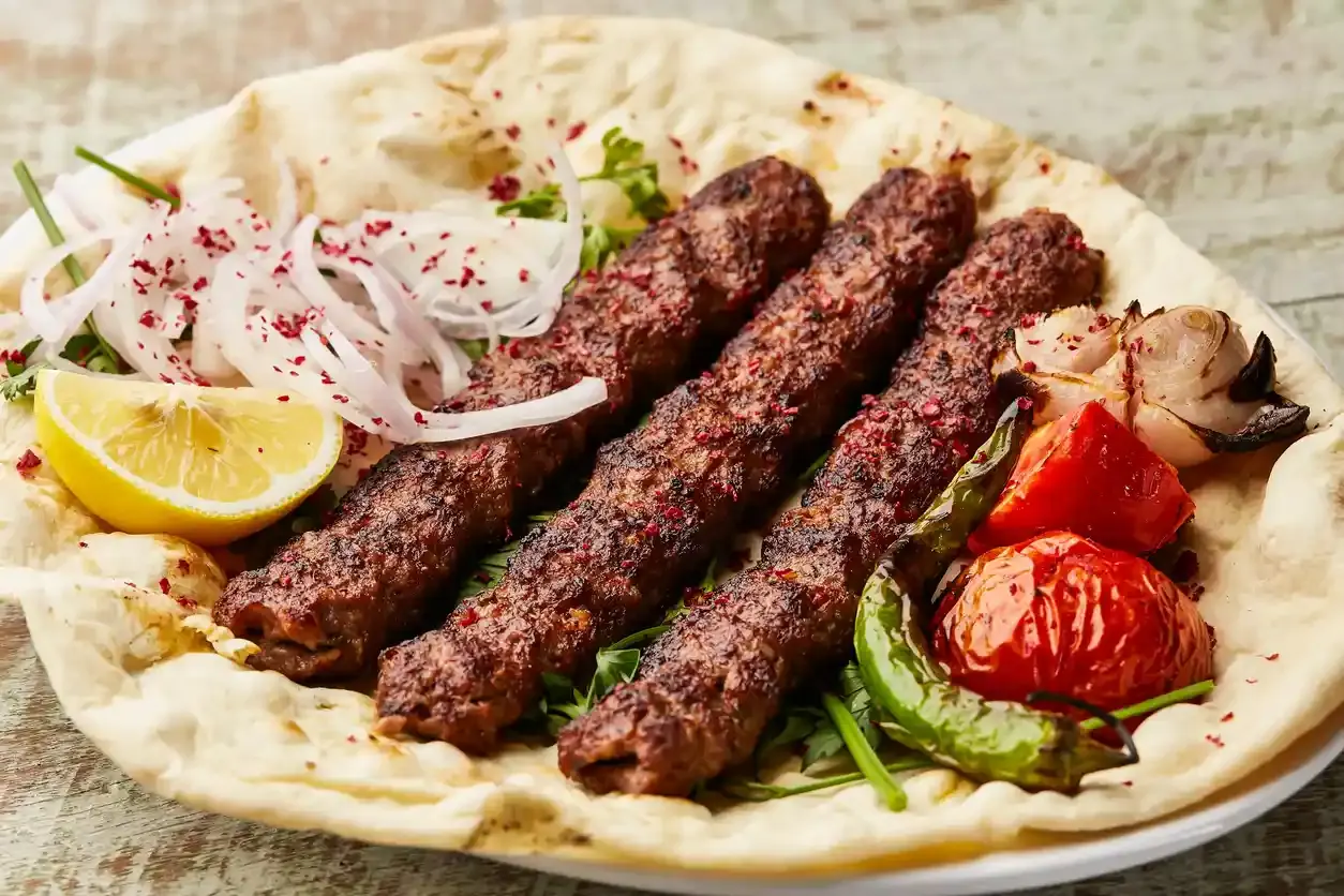 kebab turco , piatti tipici istanbul 