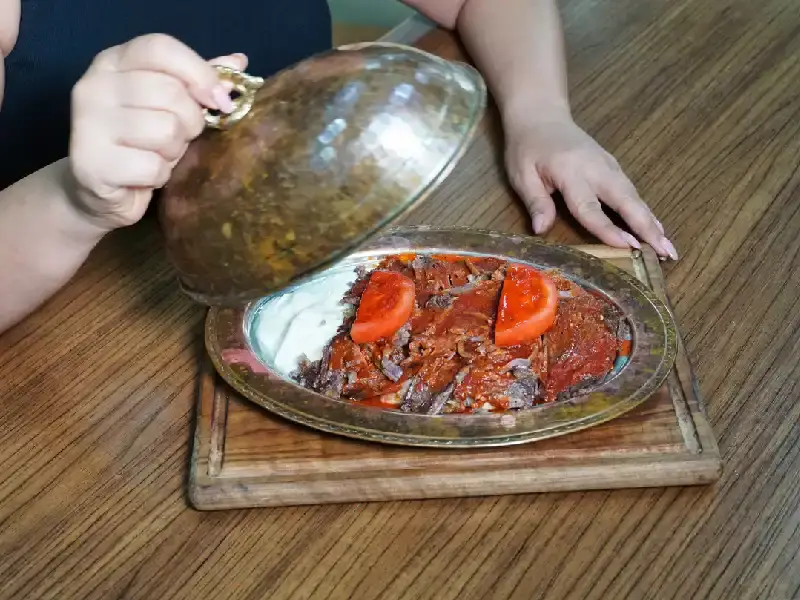Iskander kebab una delle cose da mangiare a Istanbul