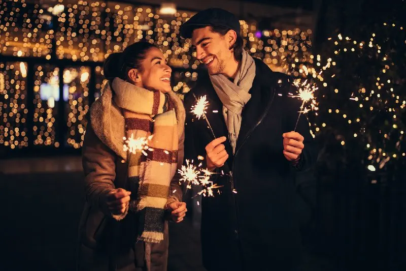 Pareja disfrutando del Fin de Año en Egipto.
