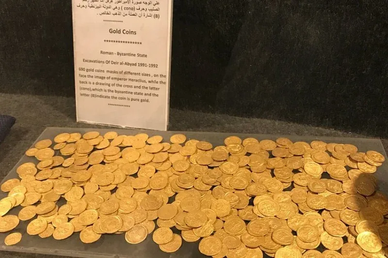 Monete d'oro bizantine dell'imperatore Eraclio al Museo di Luxor