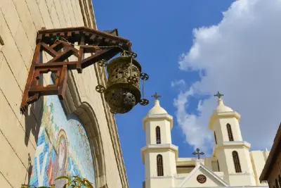 Esplora la misteriosa chiesa sospesa in Egitto