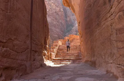 Escursione a Petra da Sharm El Sheikh, Un giovane a Giordania
