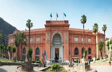 il museo egizio, escursione da porto alessandria alle piramidi