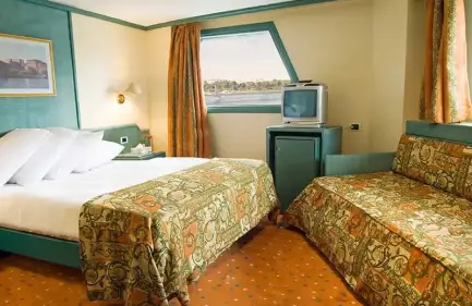 camera da letto a bordo della crociera nile crown