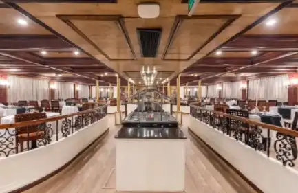 CROCIERA SUL NILO LOW COST M.S KLEOS. IL RISTORANTE DELLA CROCIERA