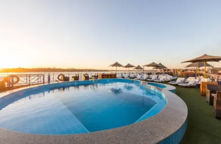 la piscina, crociera sul nilo egitto