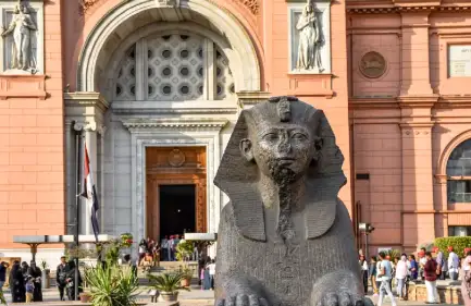 il museo egizio, escursione da porto alessandria alle piramidi