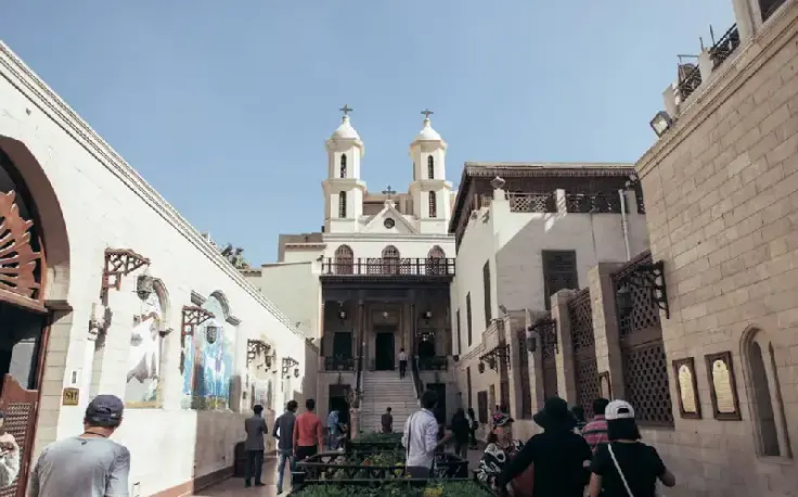 Cosa vedere in Egitto, La chiesa sospesa al cairo copto