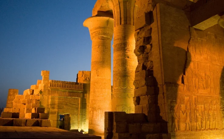 Eclissi 2027, Le grandissimi colonne a luxor