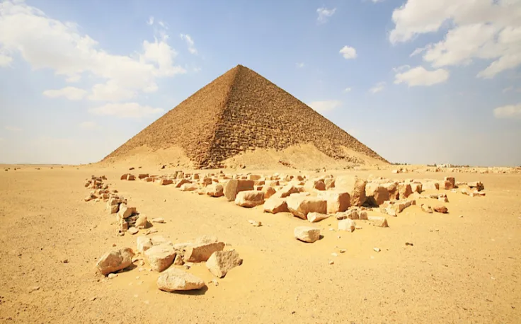 La piramide Rossa di snefru alla necropoli di saqqara