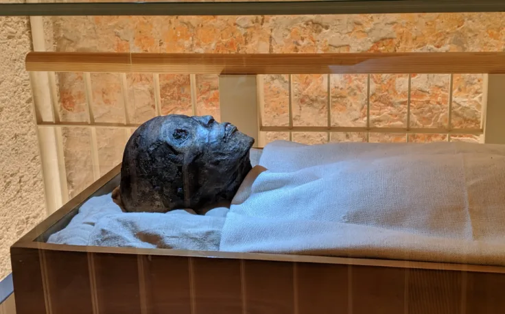 mummia di tutankhamon,  faraone tutankhamon