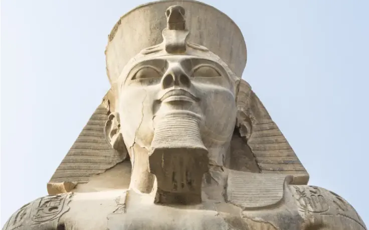Ramesse ii, la faccia della statua Ramesse ii