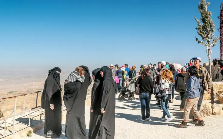 turisti visitano monte nebo, monte nebo