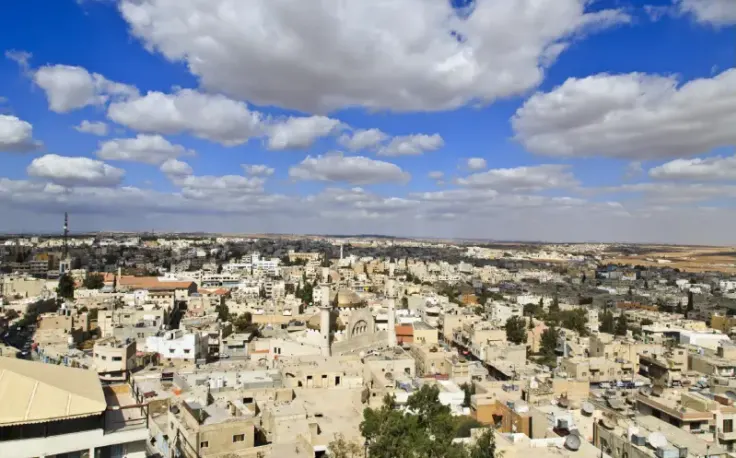 vista panoramica della citta madaba , madaba giordania