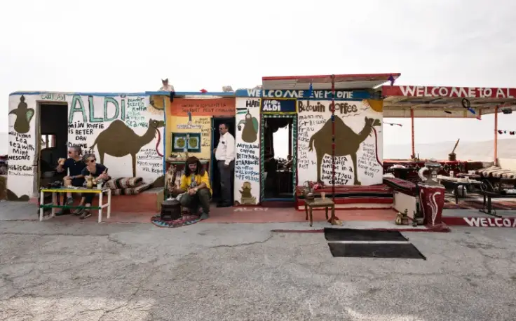 un bar a wadi mujib nella via dei re , strada dei re