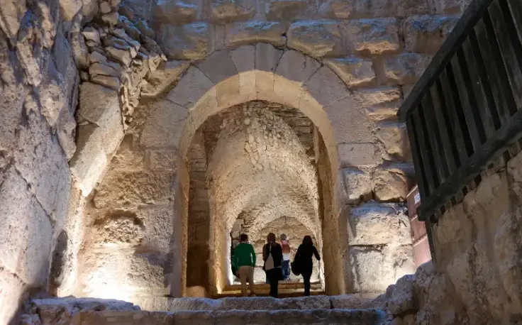 dentro il castello di ajloun , Ajloun