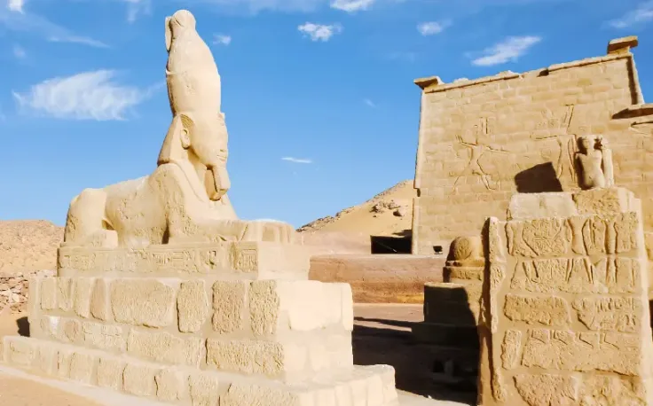 la statua di sfinge al tempio di wadi es sebua , wadi es sebua