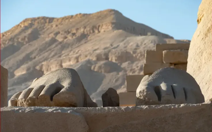 rovine della statua del Re RamsesII , ramesseum