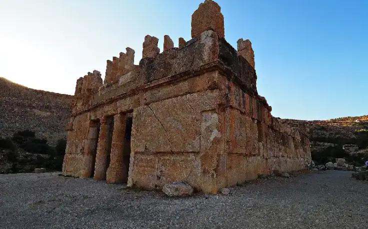una foto del castello iraq el amir- Iraq EL Amir