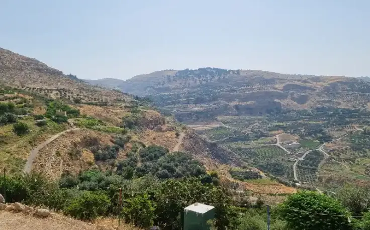 la pianura dove si trova iraq el amir in Giordania , Iraq el Amir