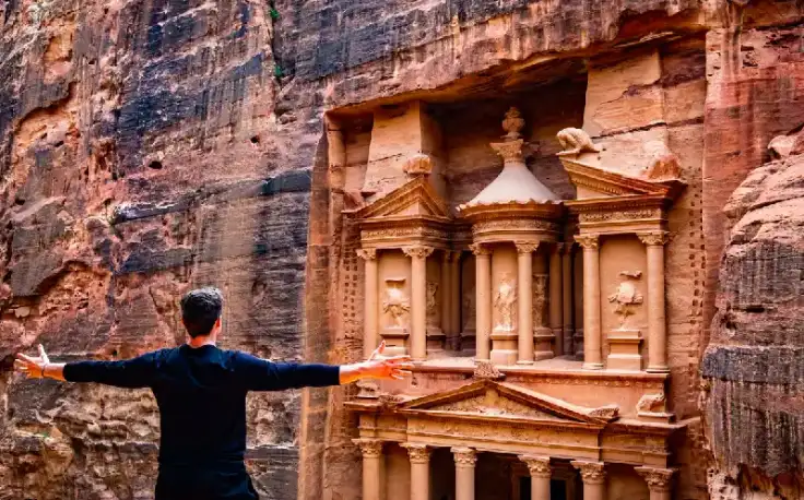 un'uomo a petra, nabatei